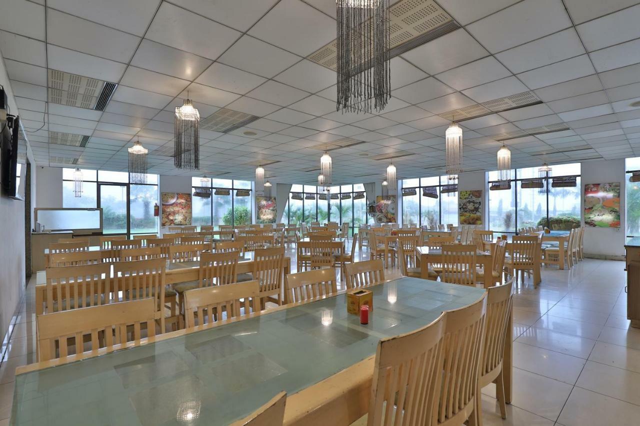 Capital O 47284 Atithi Resort Bharuch Dış mekan fotoğraf