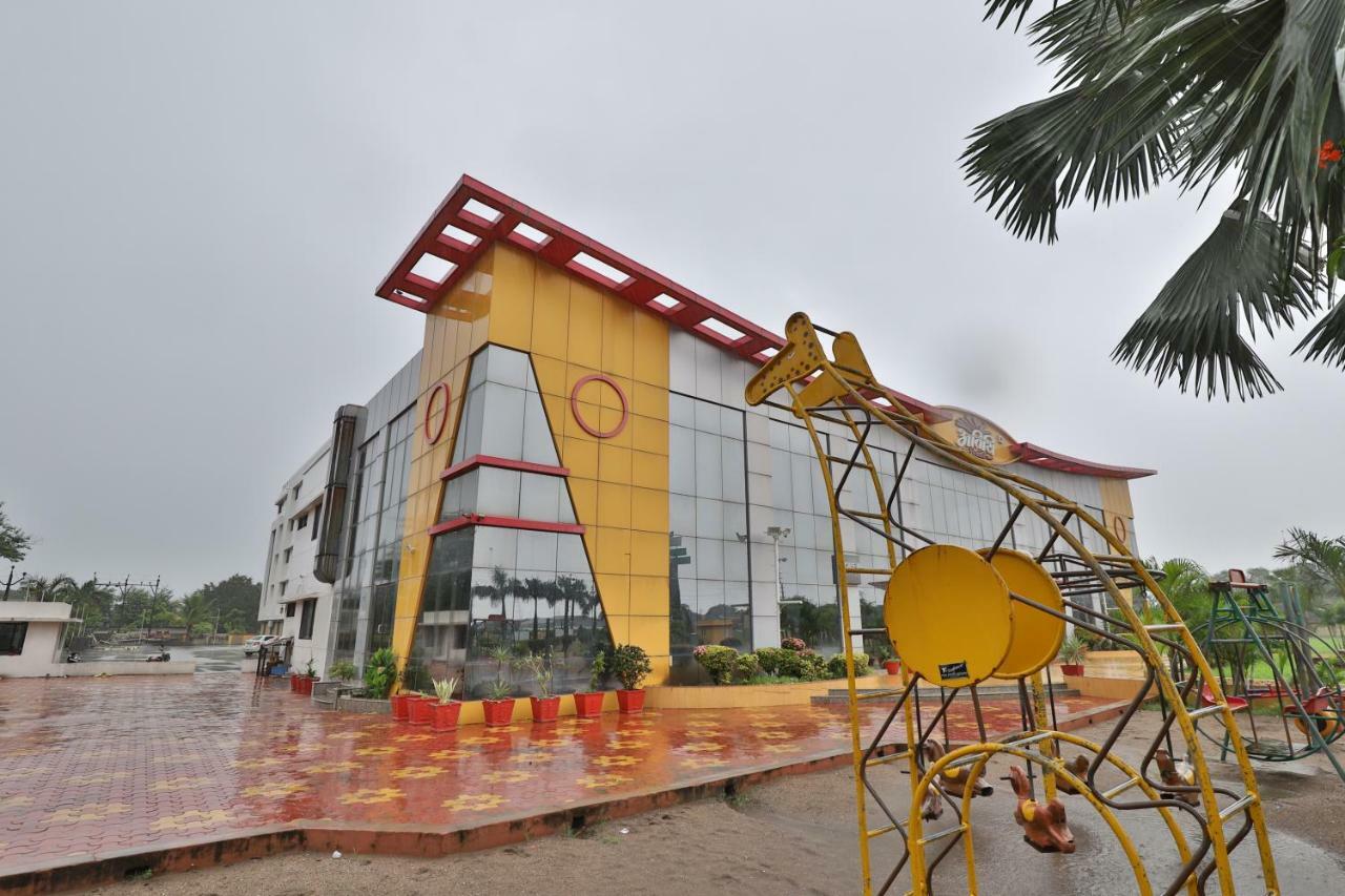 Capital O 47284 Atithi Resort Bharuch Dış mekan fotoğraf