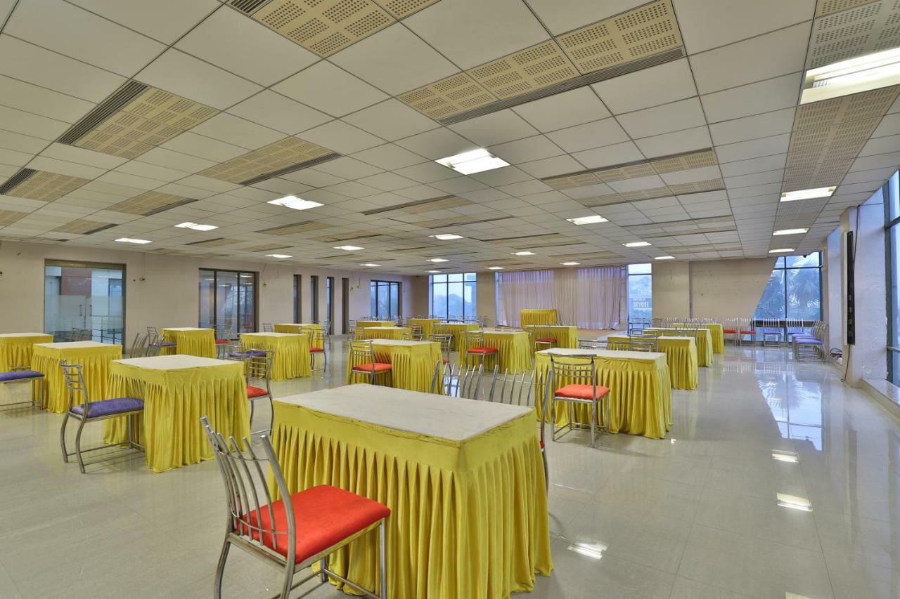 Capital O 47284 Atithi Resort Bharuch Dış mekan fotoğraf