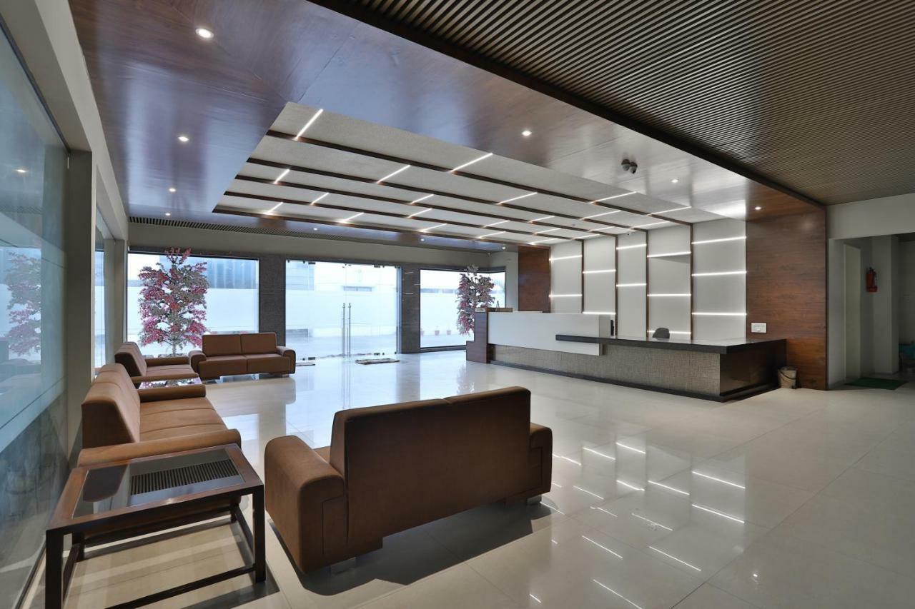 Capital O 47284 Atithi Resort Bharuch Dış mekan fotoğraf
